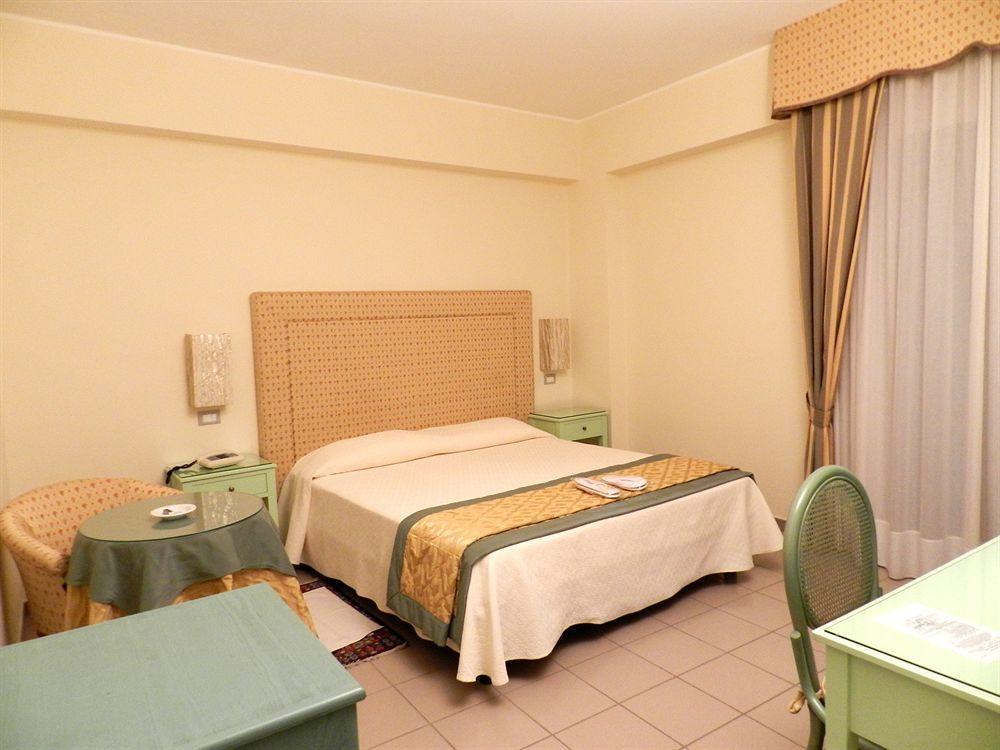 Hotel Il Mulino Capo dʼOrlando Zewnętrze zdjęcie