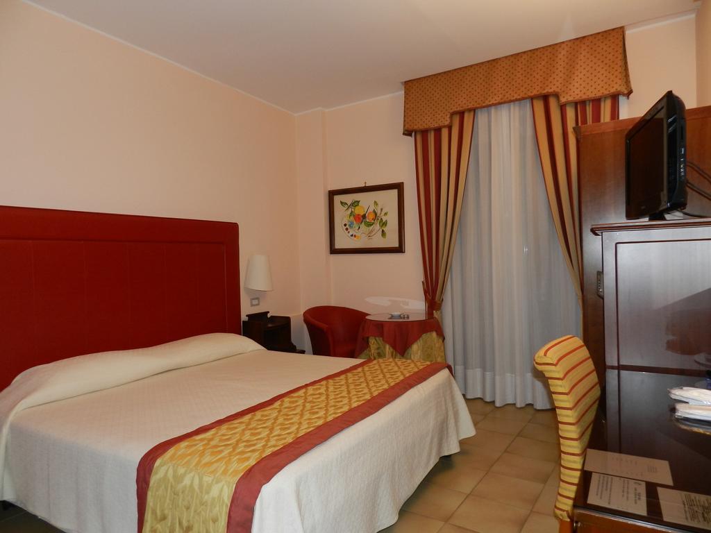 Hotel Il Mulino Capo dʼOrlando Zewnętrze zdjęcie