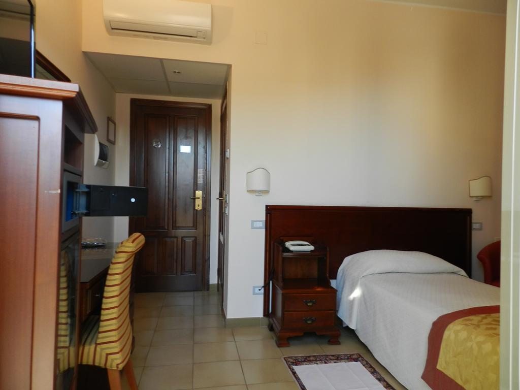 Hotel Il Mulino Capo dʼOrlando Zewnętrze zdjęcie