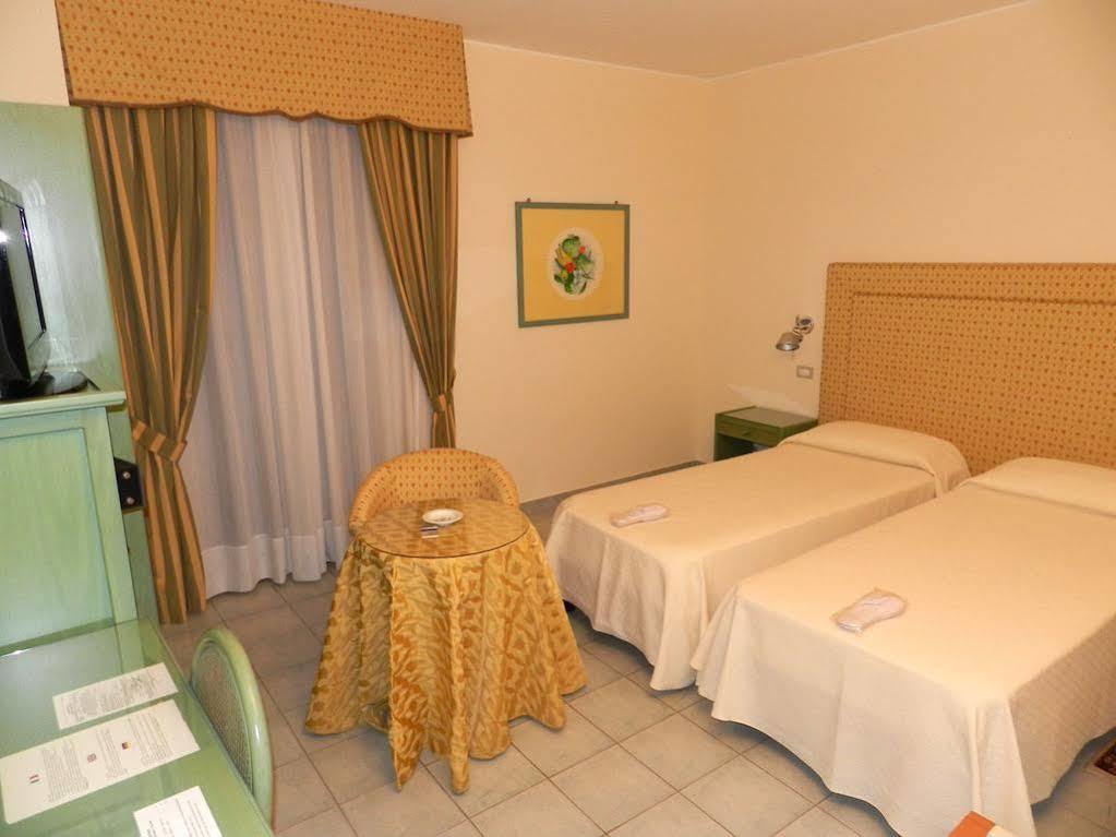 Hotel Il Mulino Capo dʼOrlando Zewnętrze zdjęcie